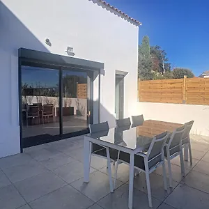 La Parenthese Maison T3 Au Calme Avec Parking Gratuit Holiday home Les Pennes-Mirabeau