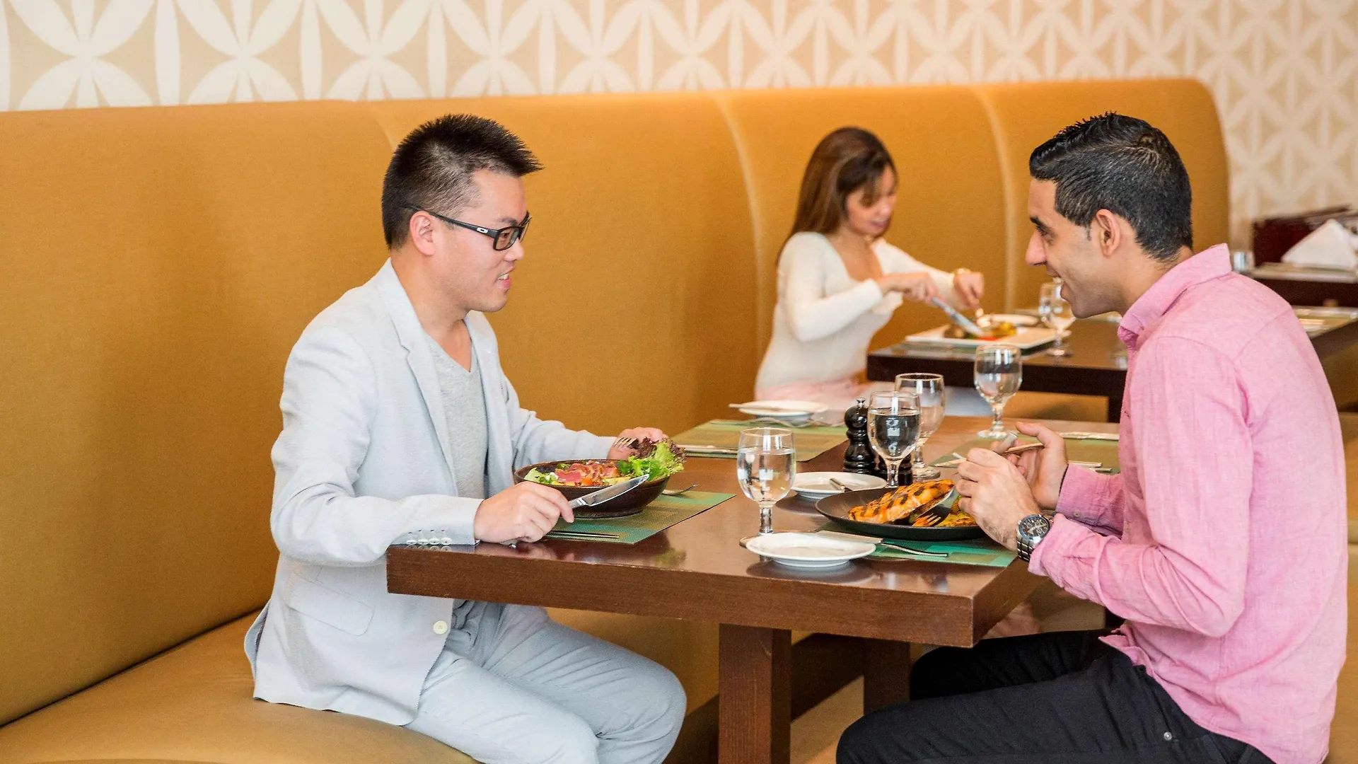 Hotel Novotel Deira Creekside Dubaj
