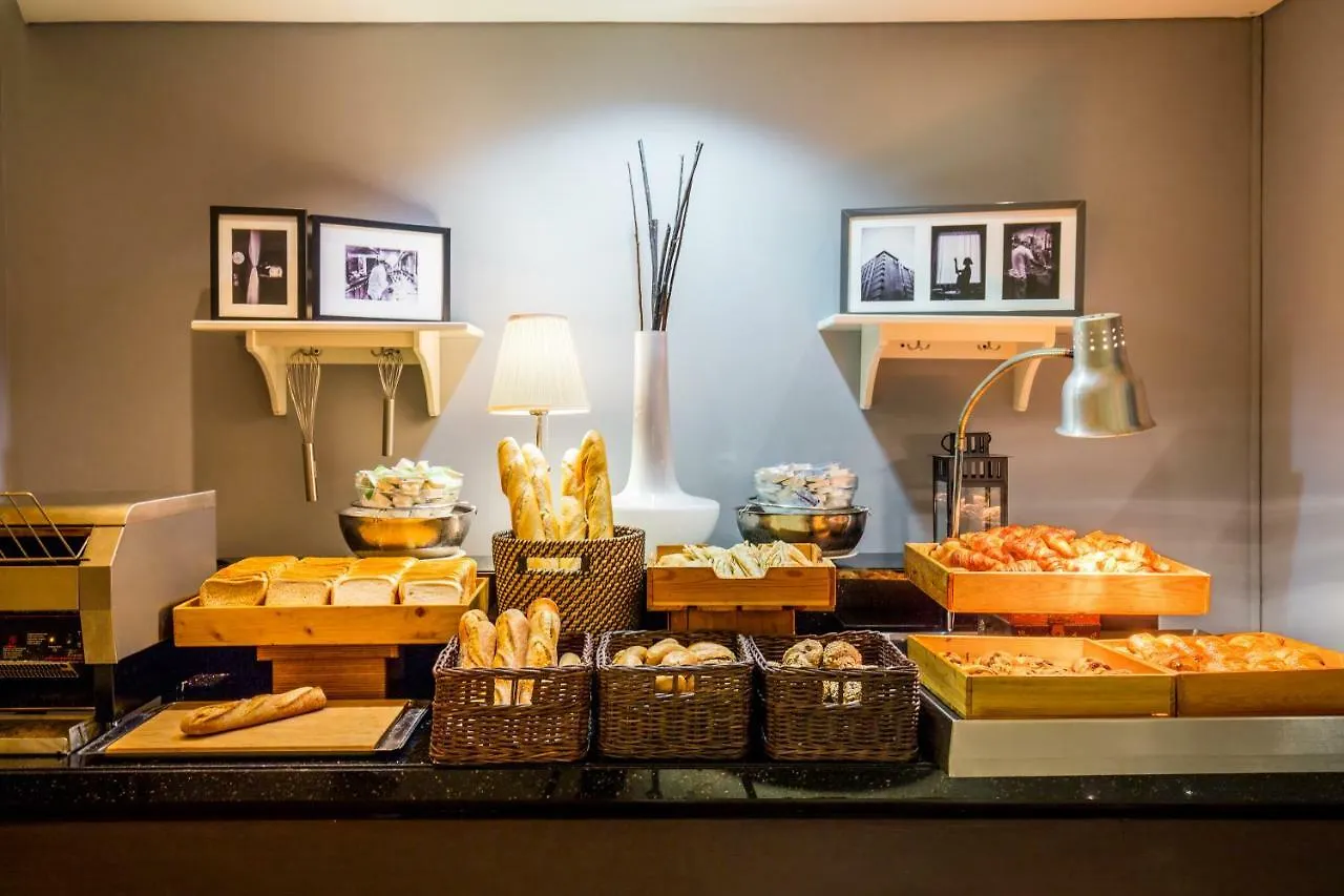 Hotel Novotel Deira Creekside Dubaj