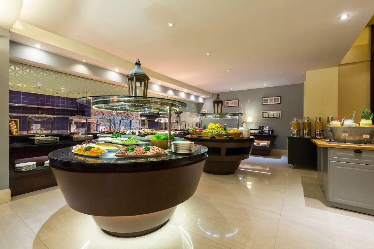 Hotel Novotel Deira Creekside Dubaj